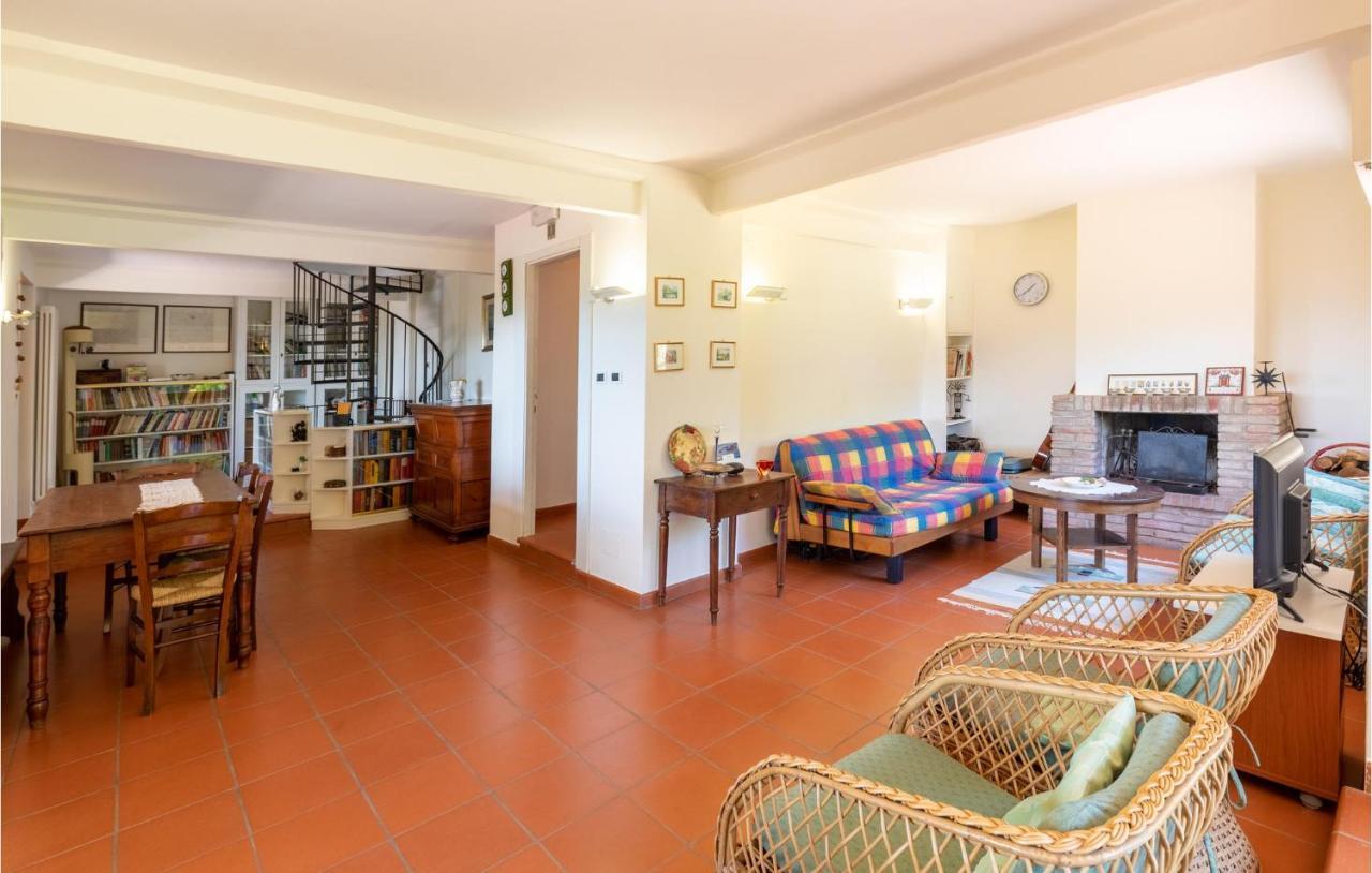 Nice Home In San Giustino Pg Zewnętrze zdjęcie